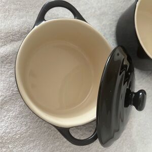 Elegant Black and Cream Casserole Dish